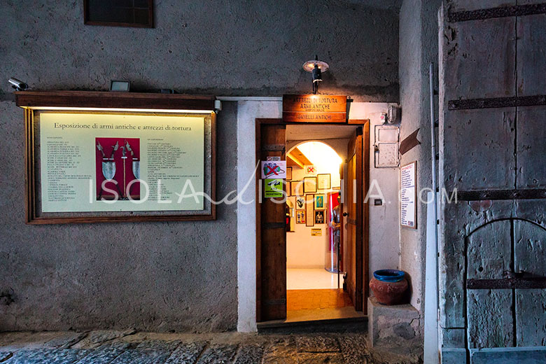 Museo delle Armi a Ischia sul Castello Aragonese